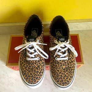 Vans cheetah print womens sz 9